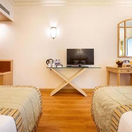 The Orchid Hotel Mumbai Vile Parle Екстериор снимка A room at the hotel