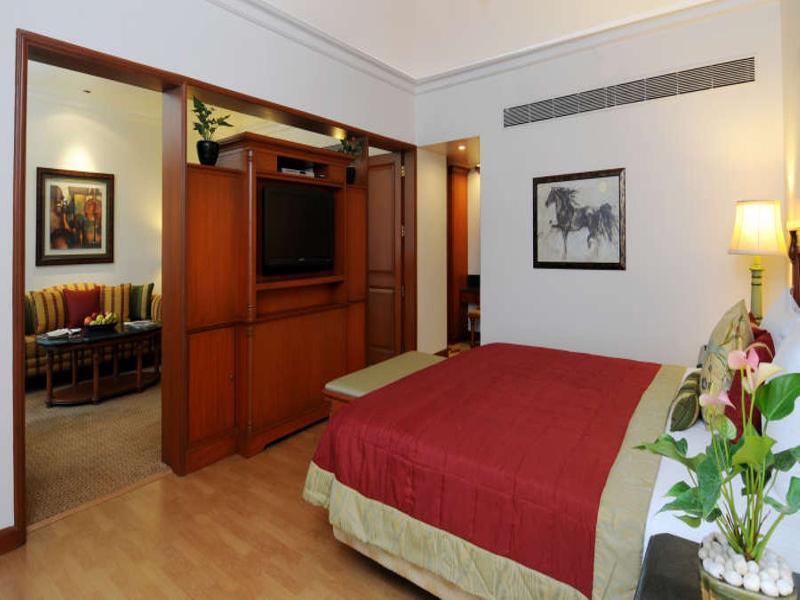 The Orchid Hotel Mumbai Vile Parle Екстериор снимка A suite at the Taj Bengal