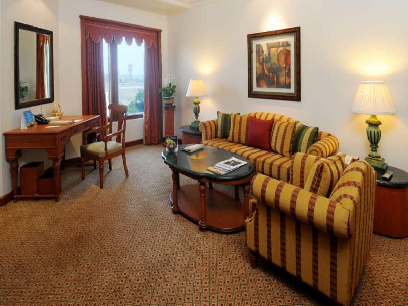 The Orchid Hotel Mumbai Vile Parle Екстериор снимка A living room in a suite at the Taj Bengal