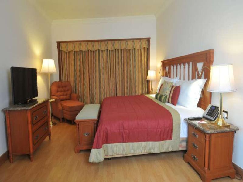 The Orchid Hotel Mumbai Vile Parle Екстериор снимка A room at the hotel