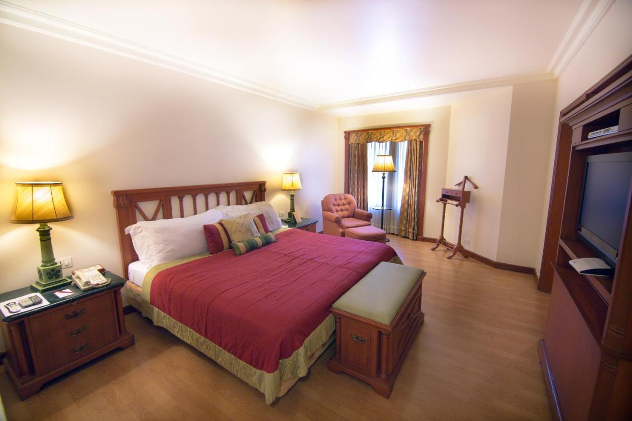 The Orchid Hotel Mumbai Vile Parle Екстериор снимка A room at the Taj Bengal