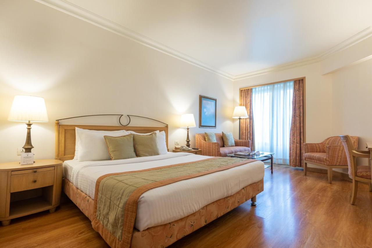 The Orchid Hotel Mumbai Vile Parle Екстериор снимка A room at the Taj Bengal